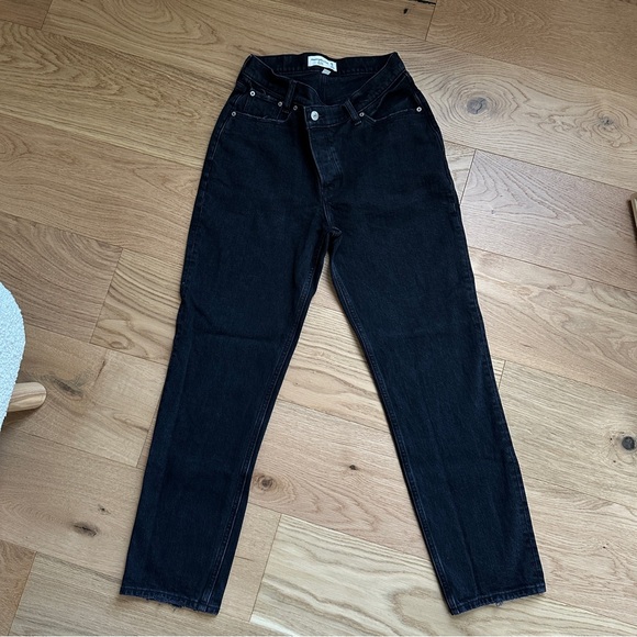 Abercrombie & Fitch The Dad High Rise Curve Love Black Jeans Asymmetric Sz 26 - Picture 3 of 10